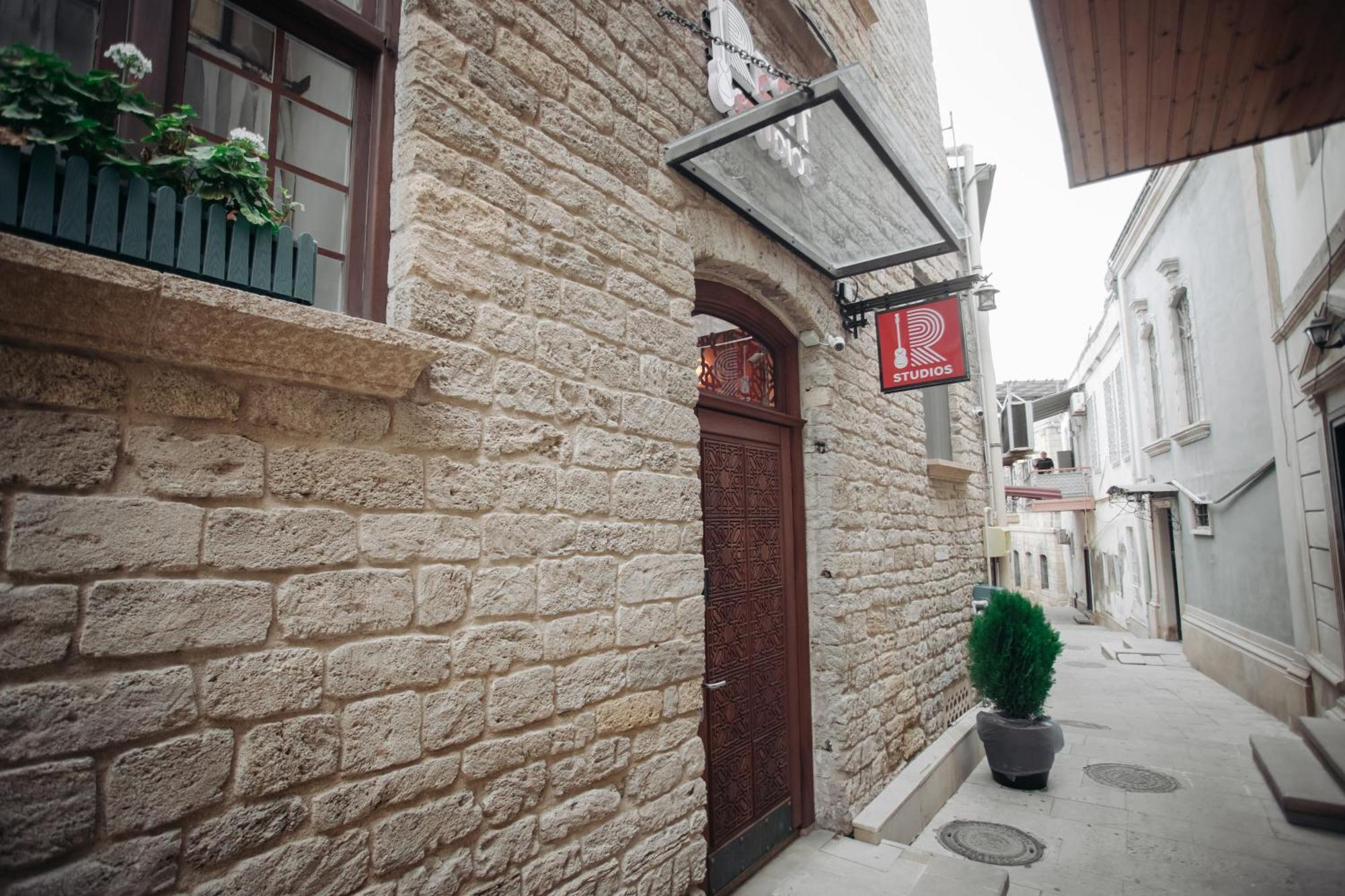 R Studios Old Baku Kültér fotó